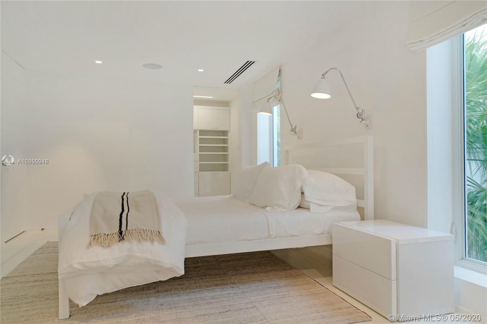 OCEAN BEACH - Residential