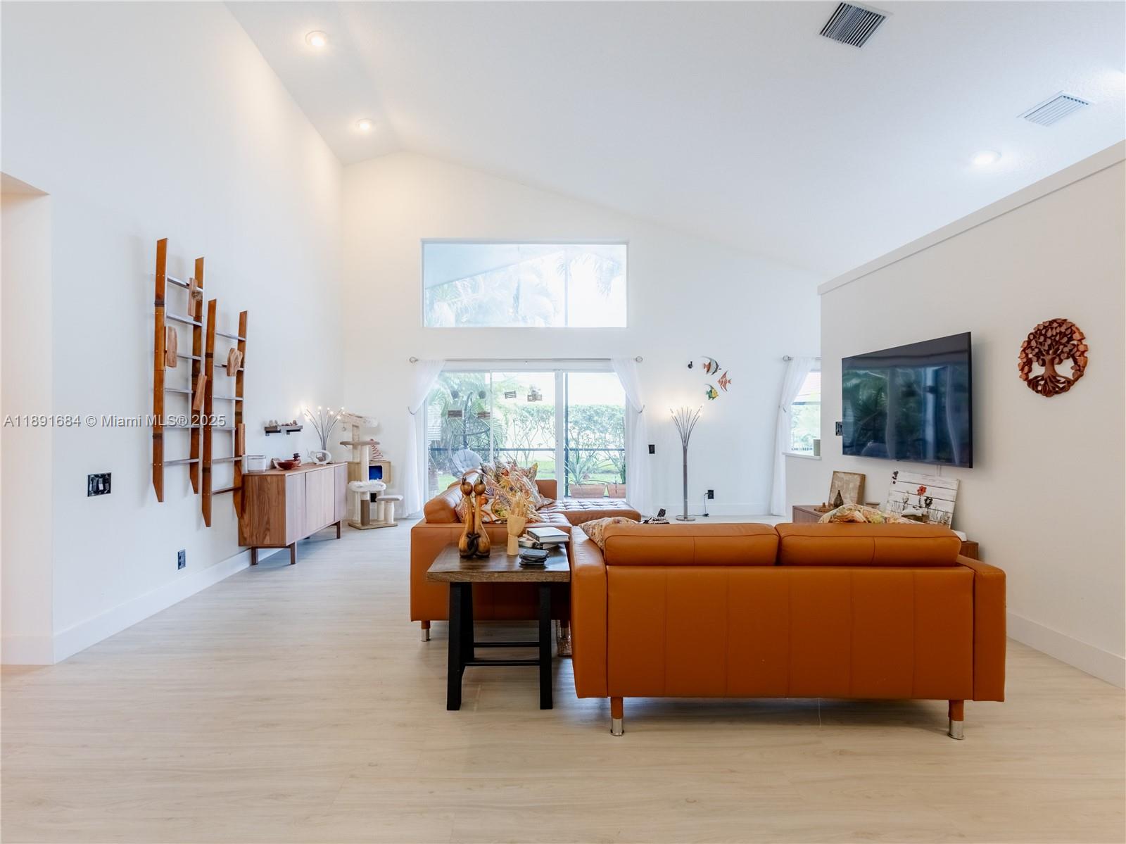 GOLF COLONY - Residential