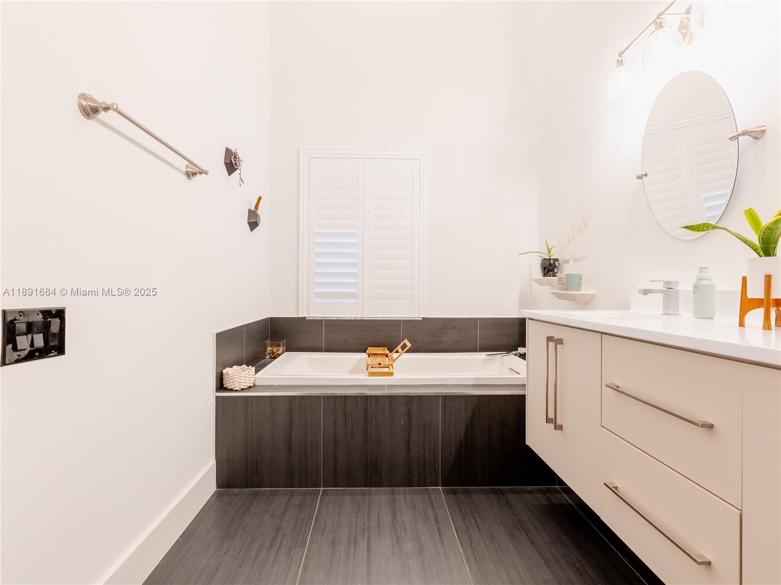 GOLF COLONY - Residential