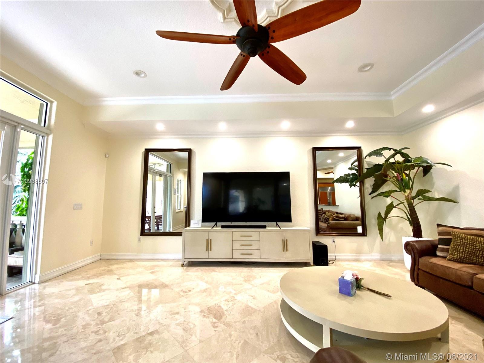 HOLLYWOOD GOLF ESTATES SE - Residential Lease