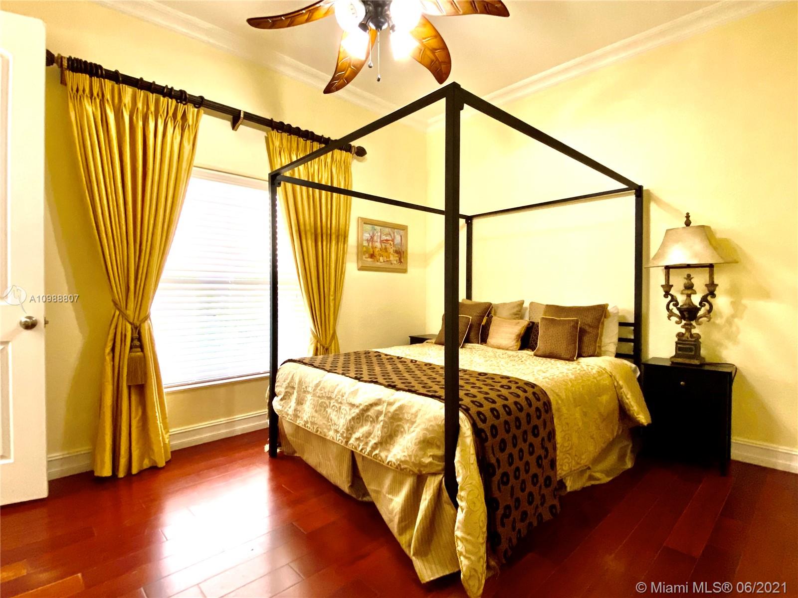 HOLLYWOOD GOLF ESTATES SE - Residential Lease