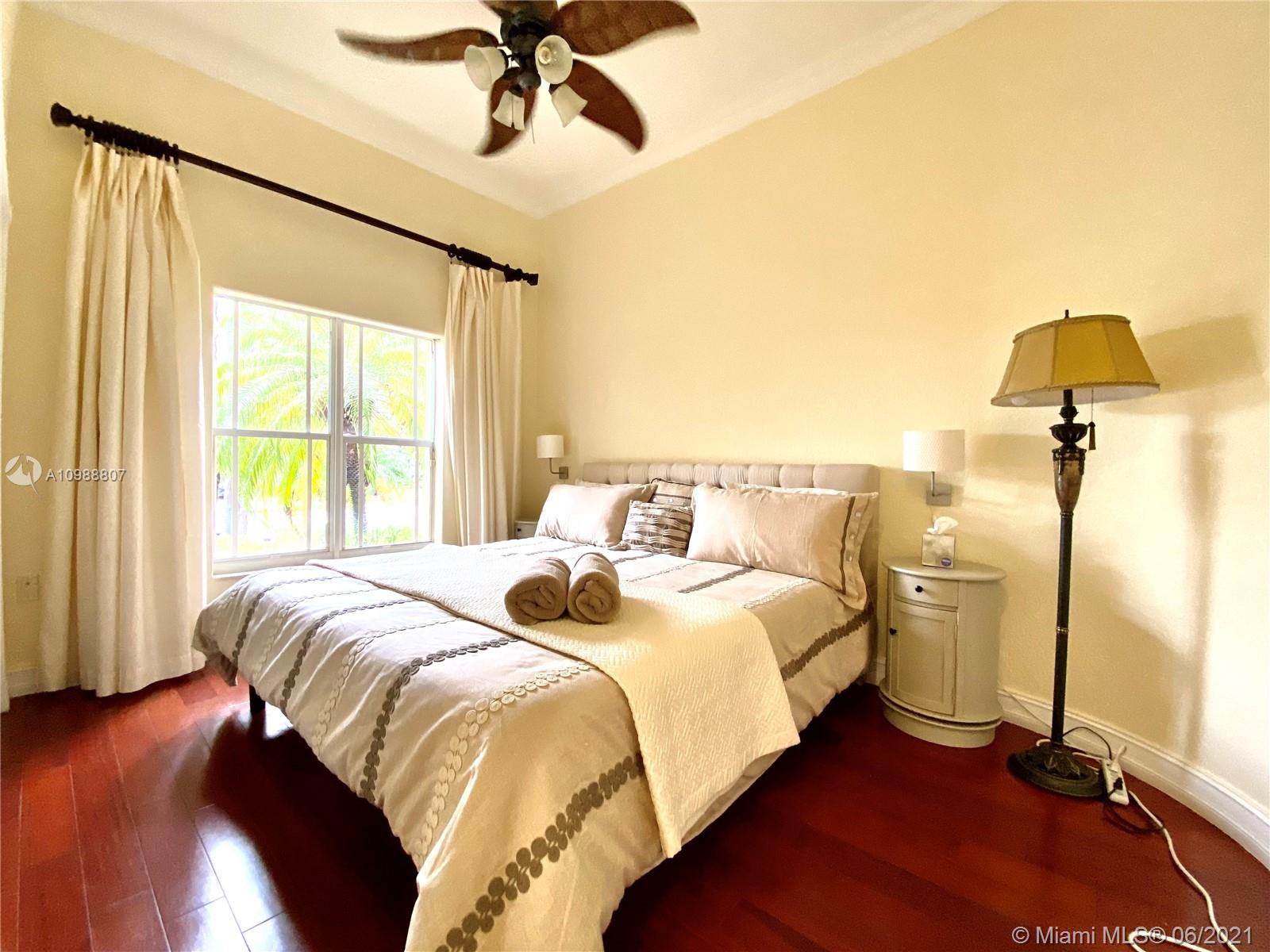 HOLLYWOOD GOLF ESTATES SE - Residential Lease