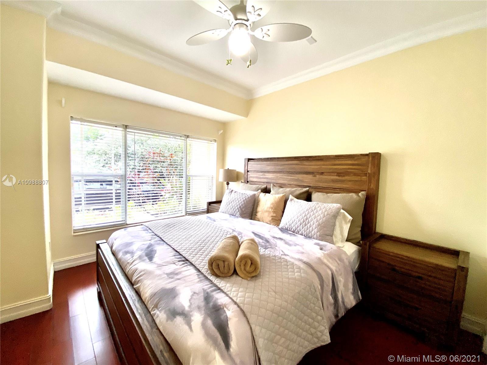 HOLLYWOOD GOLF ESTATES SE - Residential Lease