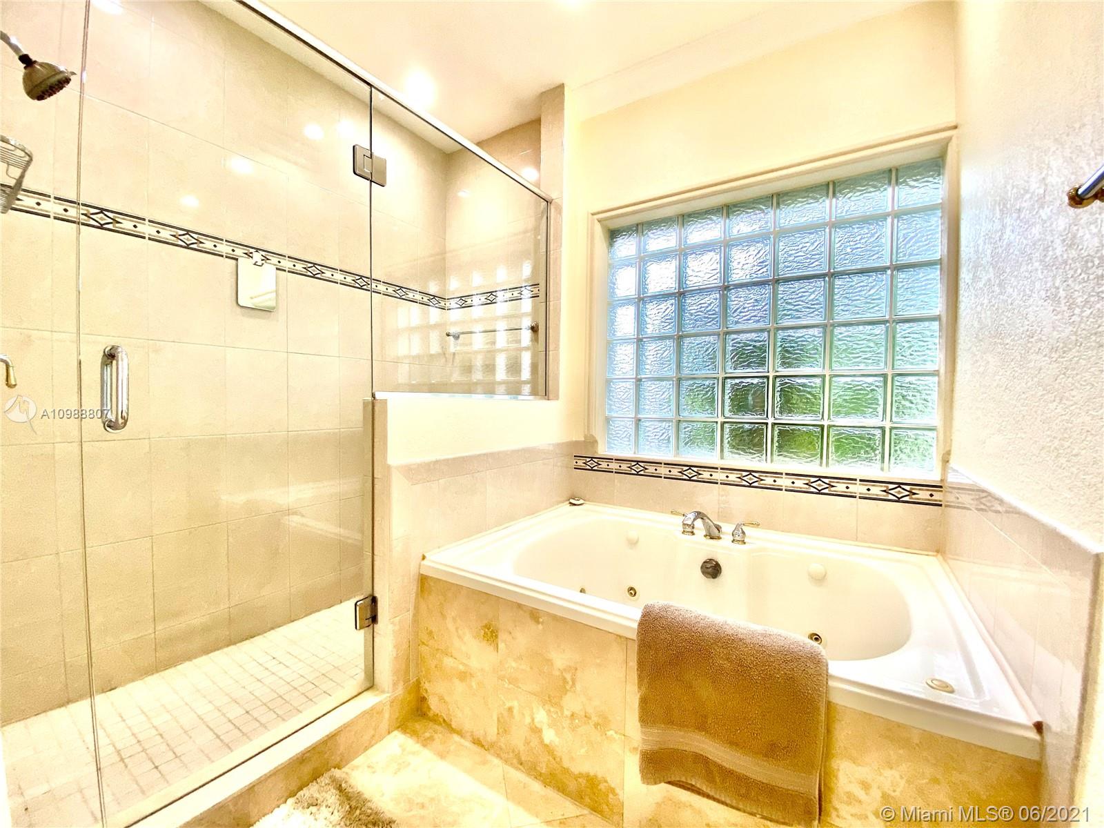 HOLLYWOOD GOLF ESTATES SE - Residential Lease