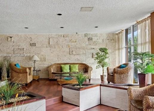 PLAZA OF WESTLAND CONDO - Residential