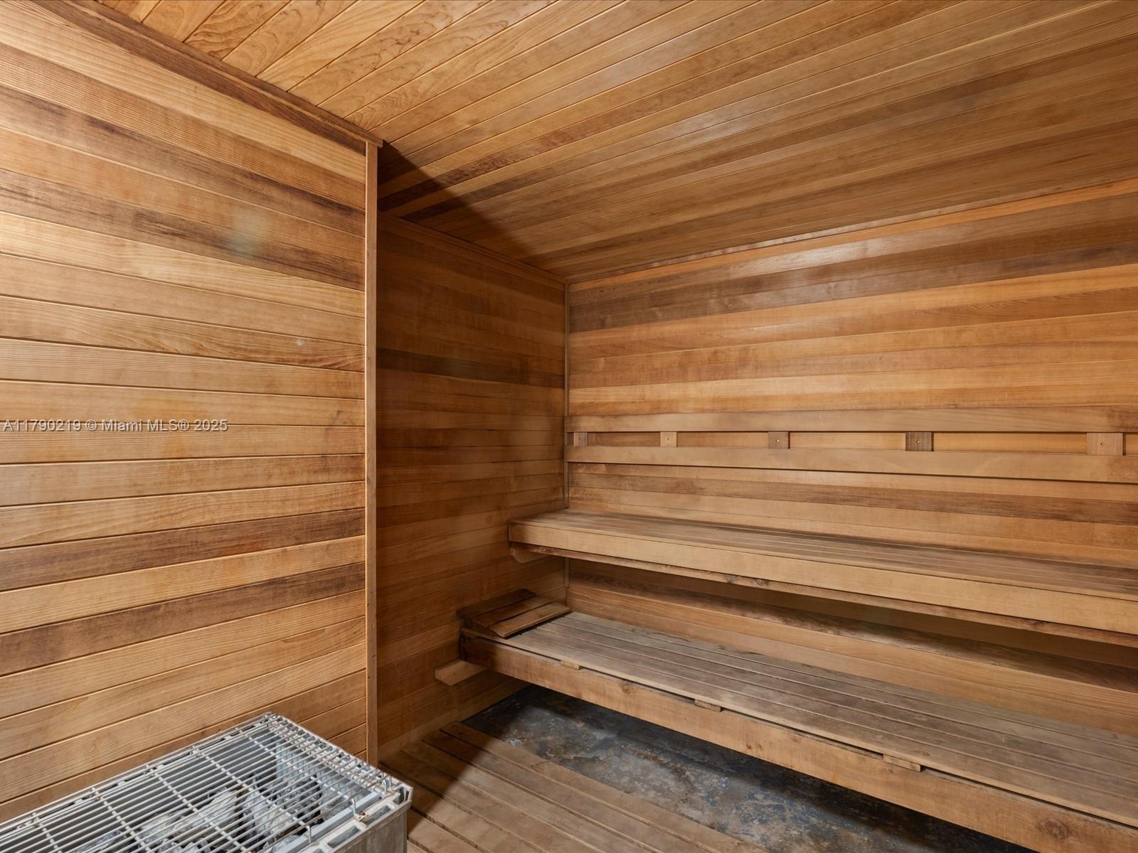 HARBOUR HOUSE - Residential