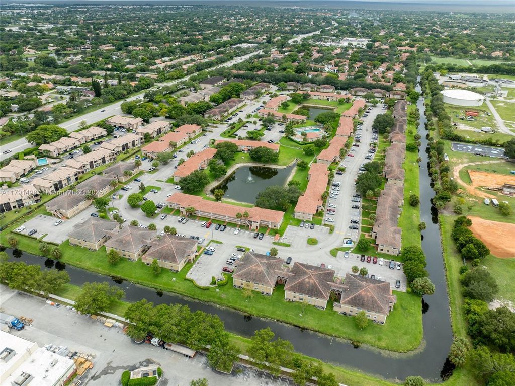 Photo of 10106 Twin Lakes Dr #4-I, Coral Springs, FL 33071 (MLS # A11791498)