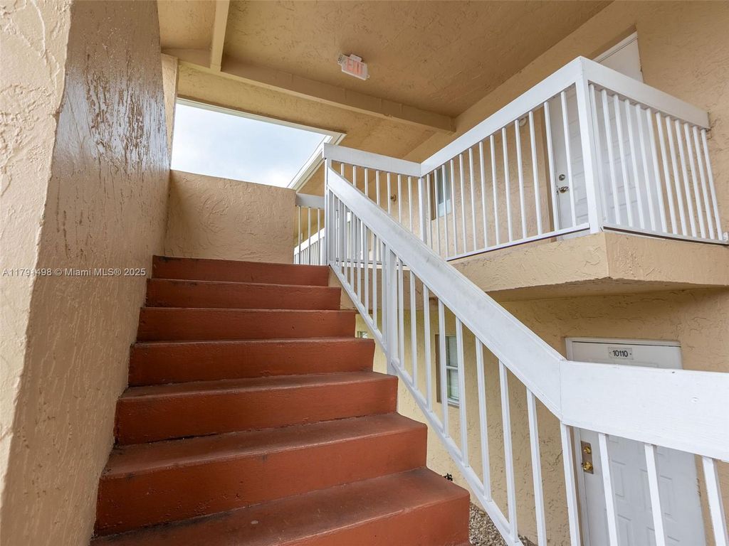 Photo of 10106 Twin Lakes Dr #4-I, Coral Springs, FL 33071 (MLS # A11791498)
