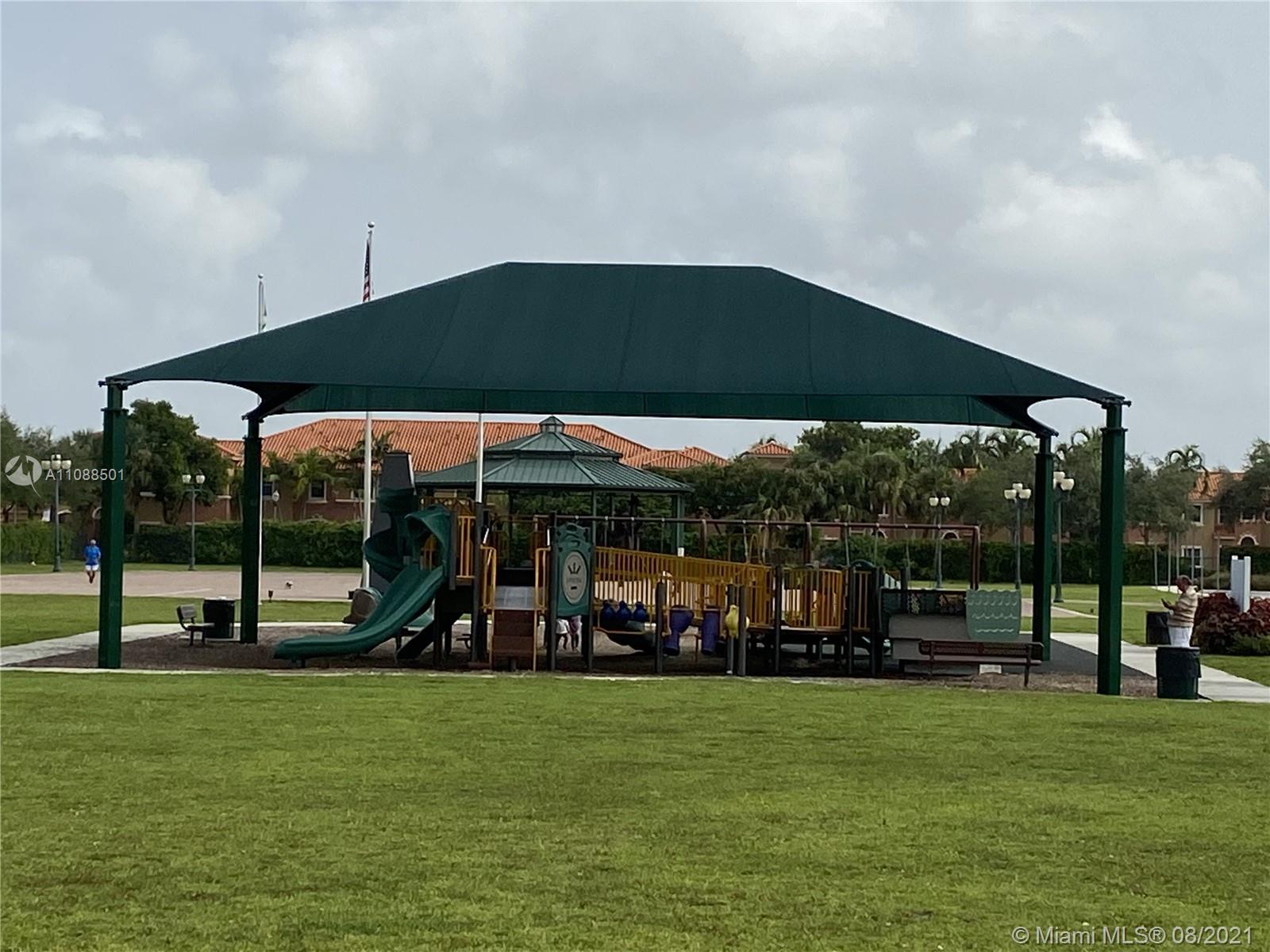 HAMPTON ISLES CONDO - Residential