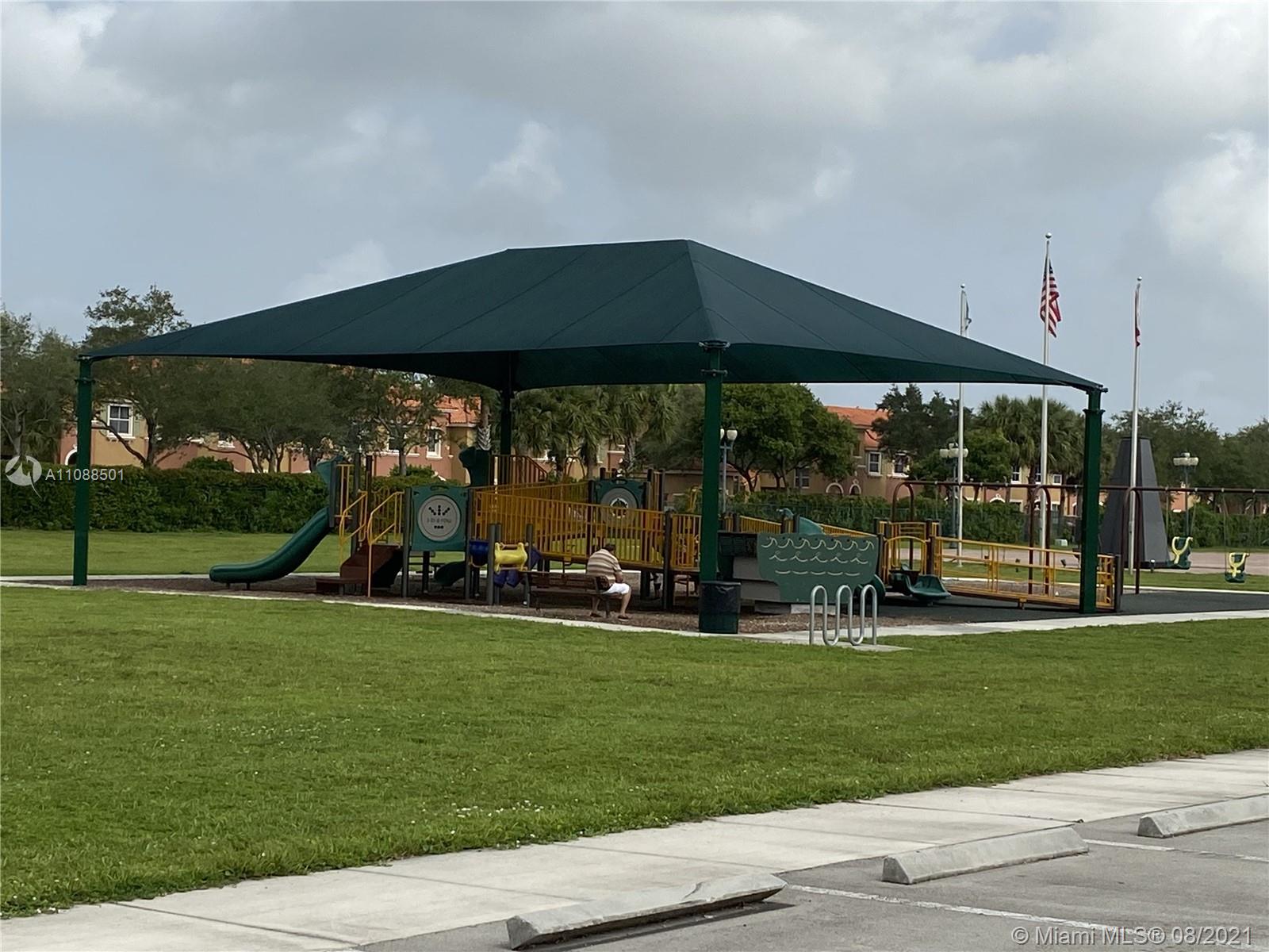 HAMPTON ISLES CONDO - Residential