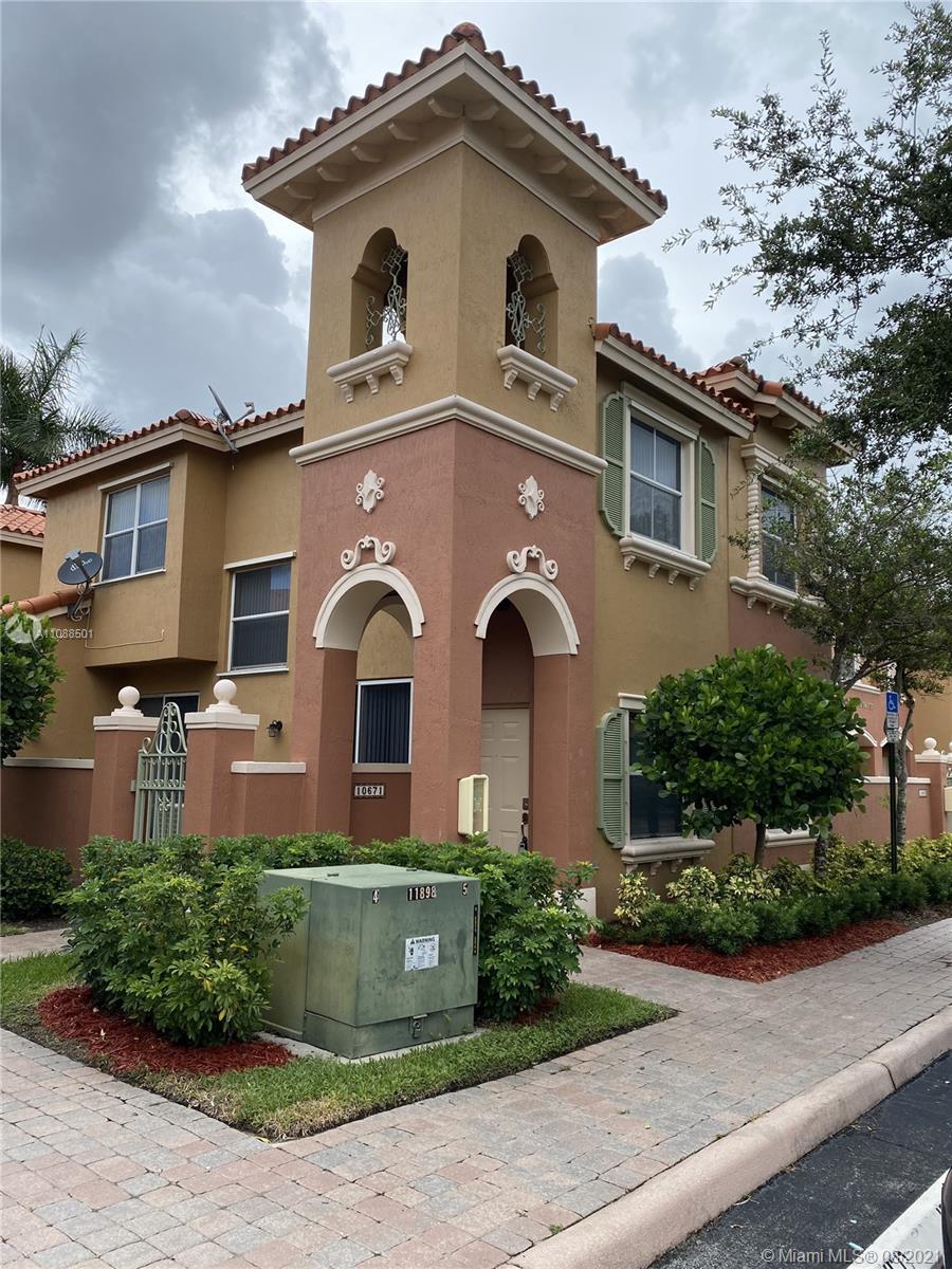 HAMPTON ISLES CONDO - Residential