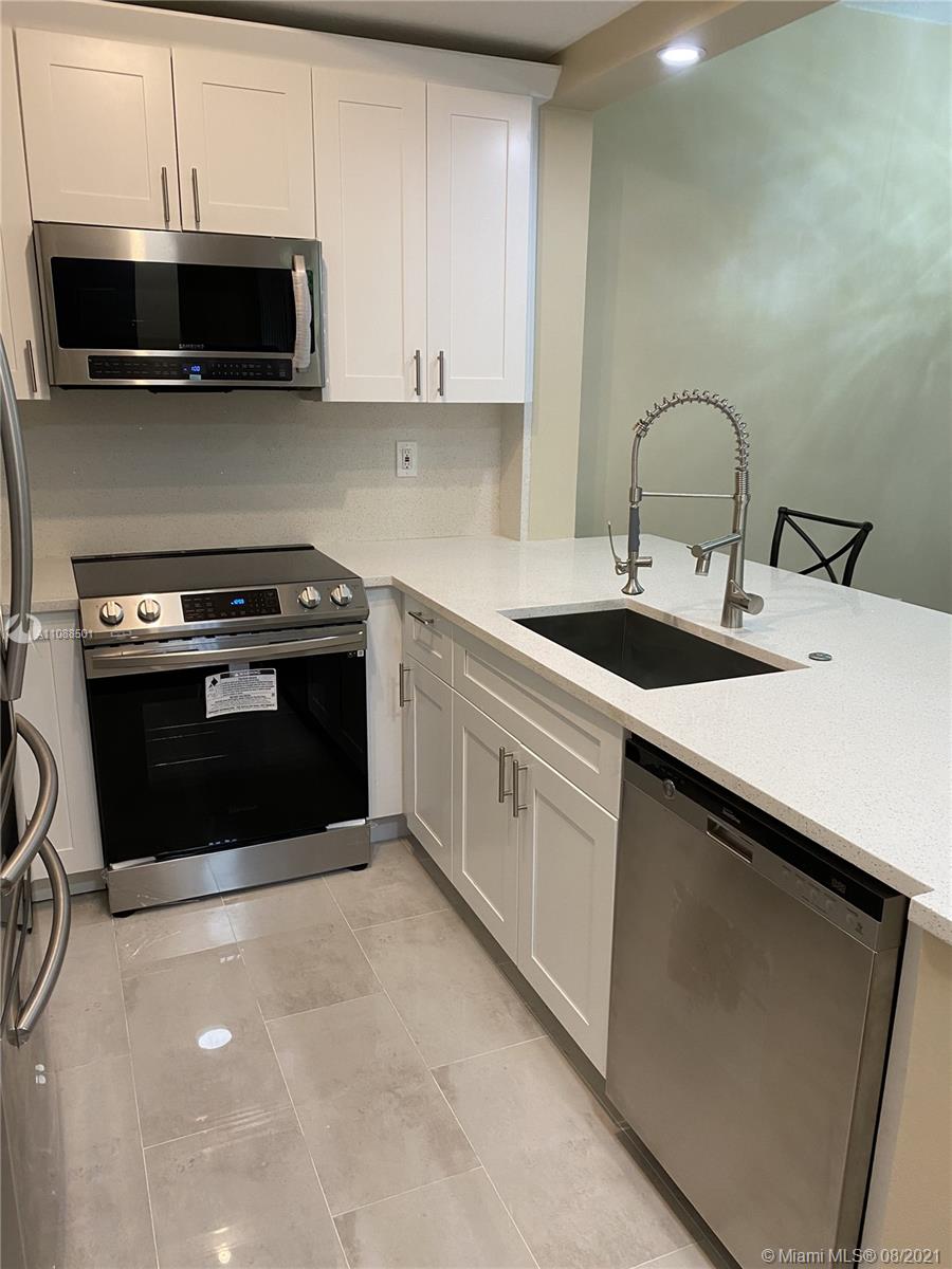 HAMPTON ISLES CONDO - Residential