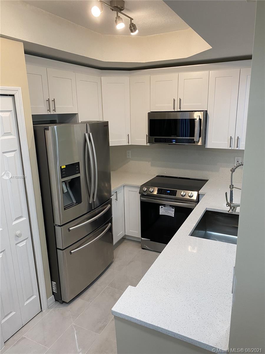 HAMPTON ISLES CONDO - Residential