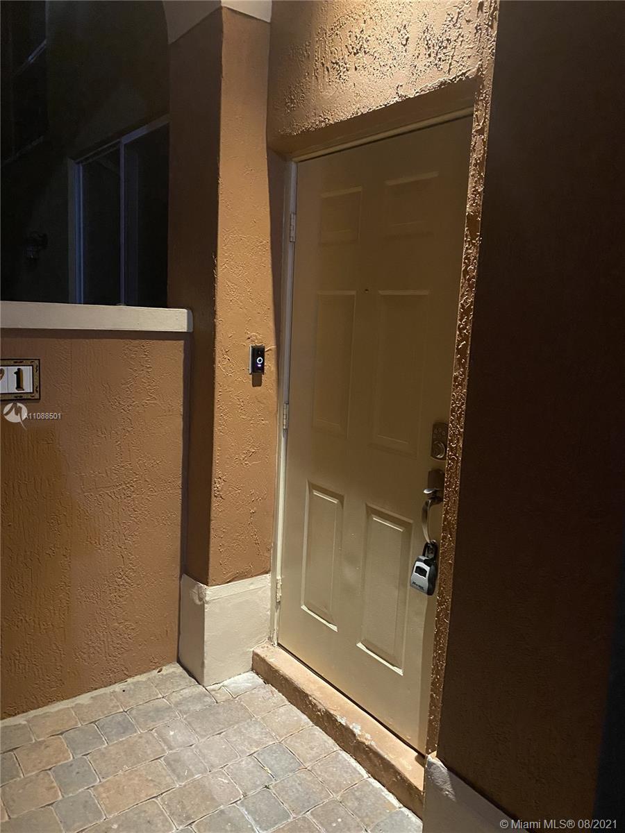 HAMPTON ISLES CONDO - Residential