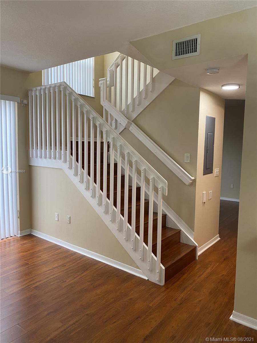 HAMPTON ISLES CONDO - Residential