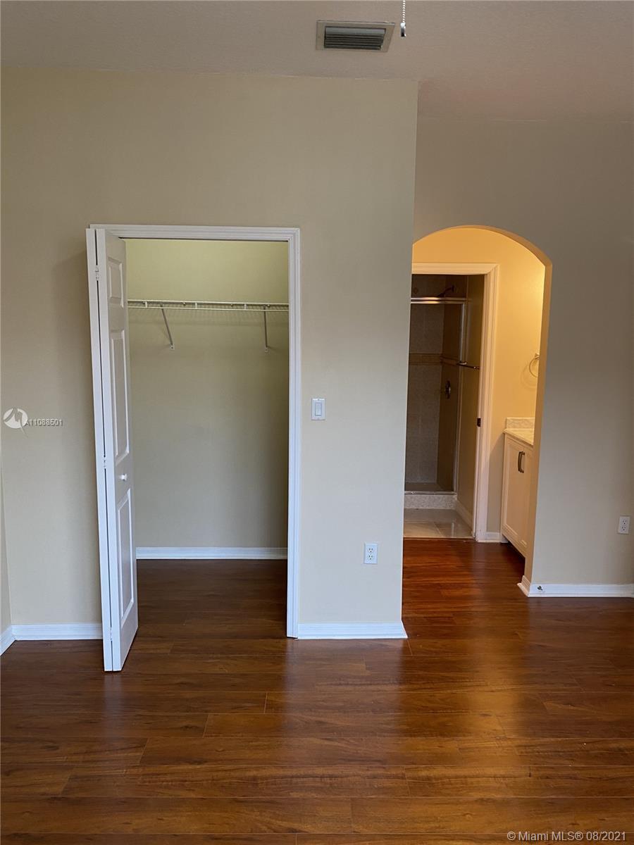 HAMPTON ISLES CONDO - Residential