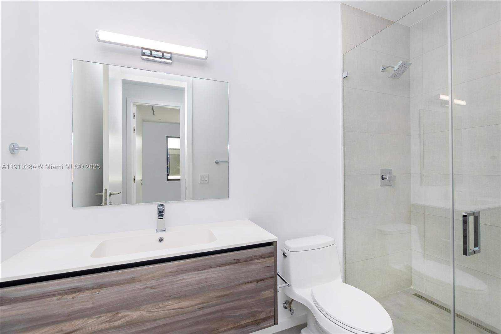 PALMHURST - Residential Lease