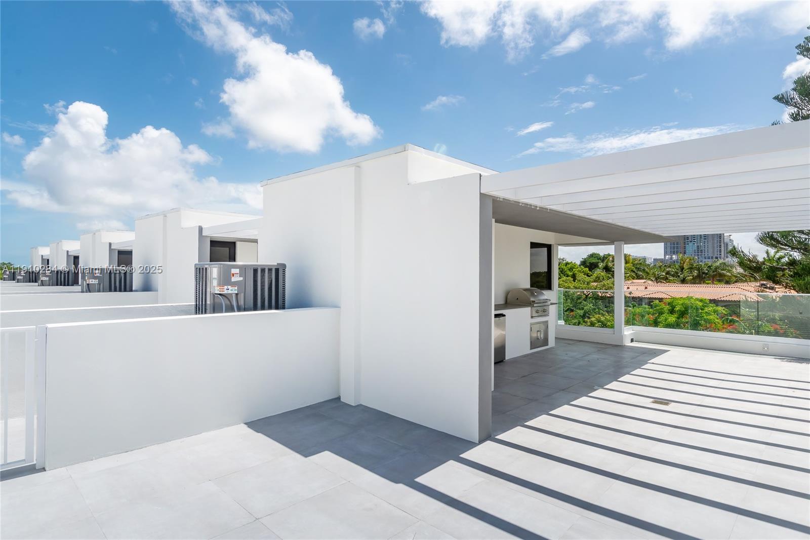 PALMHURST - Residential Lease