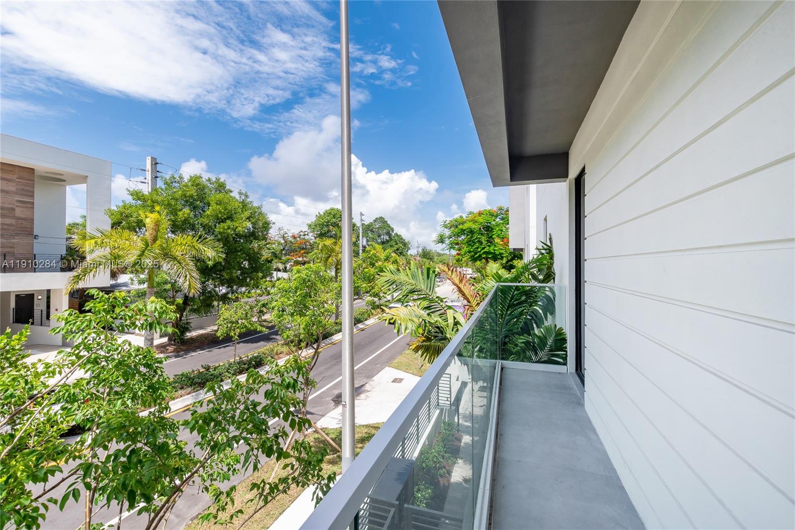 PALMHURST - Residential Lease