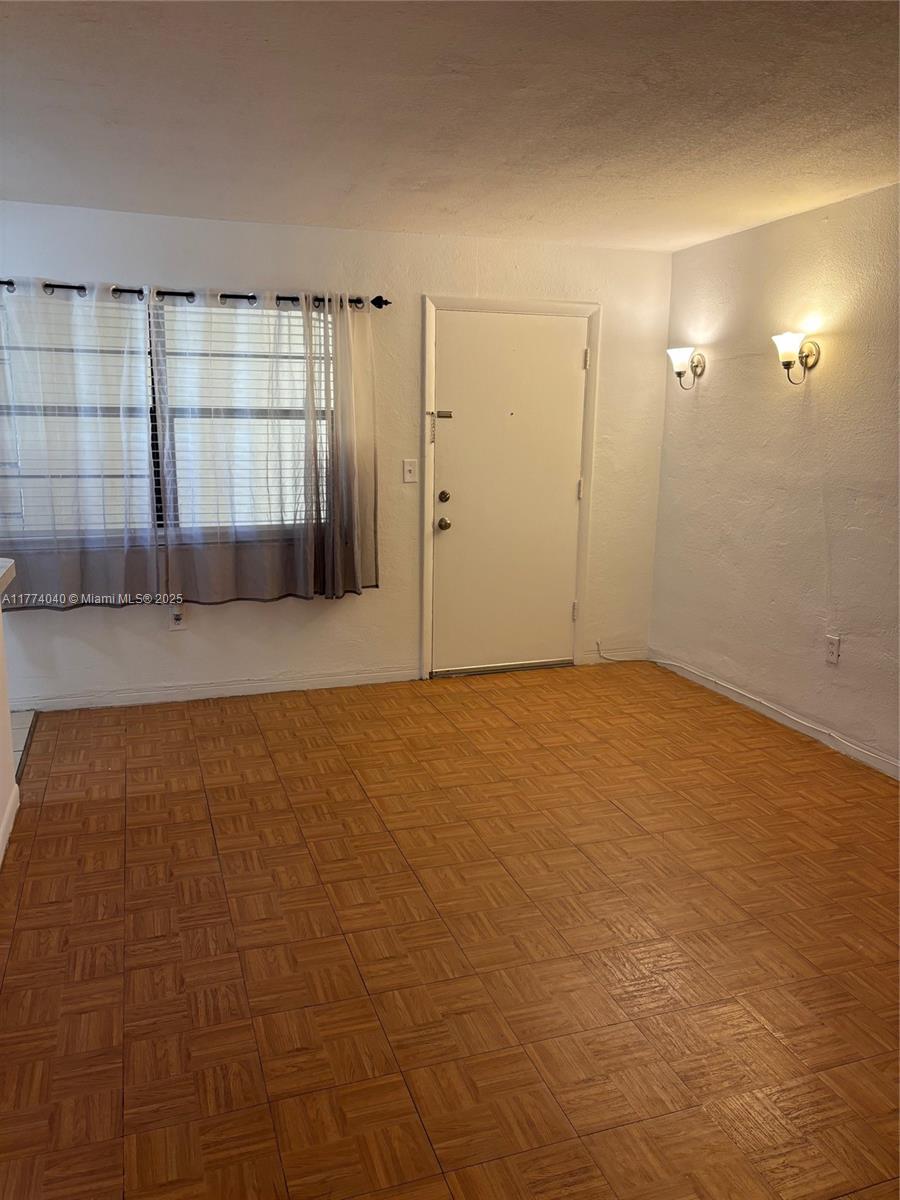 Rental Property at 6780 Sw 44th St 15, Miami, Broward County, Florida - Bedrooms: 1 
Bathrooms: 1  - $1,600 MO.