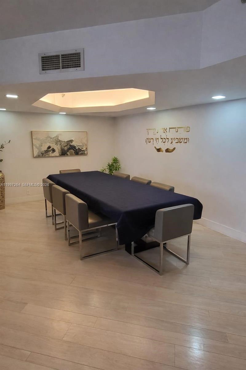 TURNBERRY TOWERS CONDO - Residential Lease