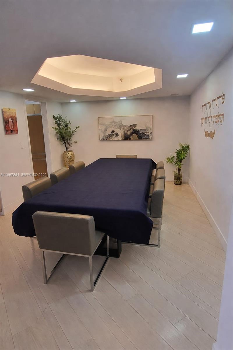 TURNBERRY TOWERS CONDO - Residential Lease