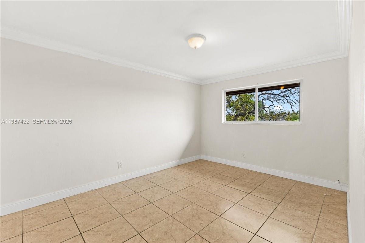 HOLLYWOOD PALMS CONDO - Residential