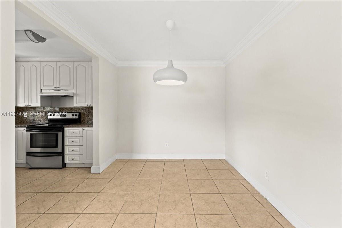 HOLLYWOOD PALMS CONDO - Residential