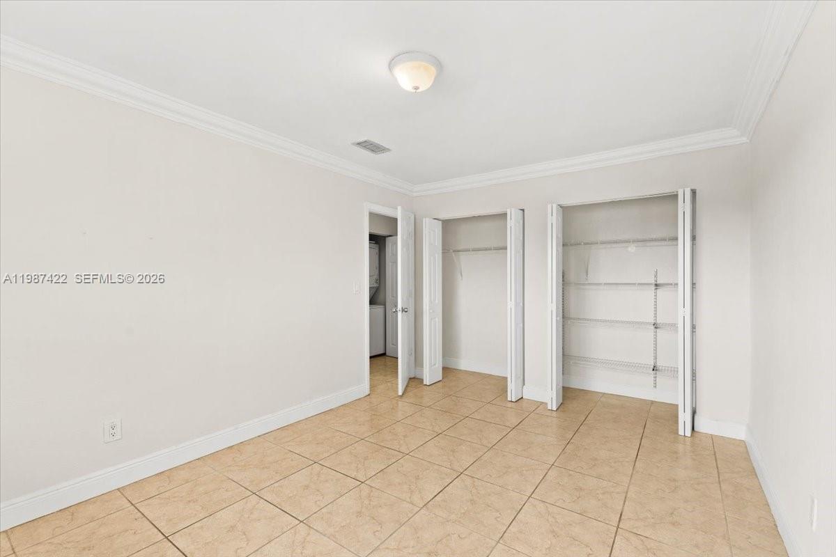 HOLLYWOOD PALMS CONDO - Residential