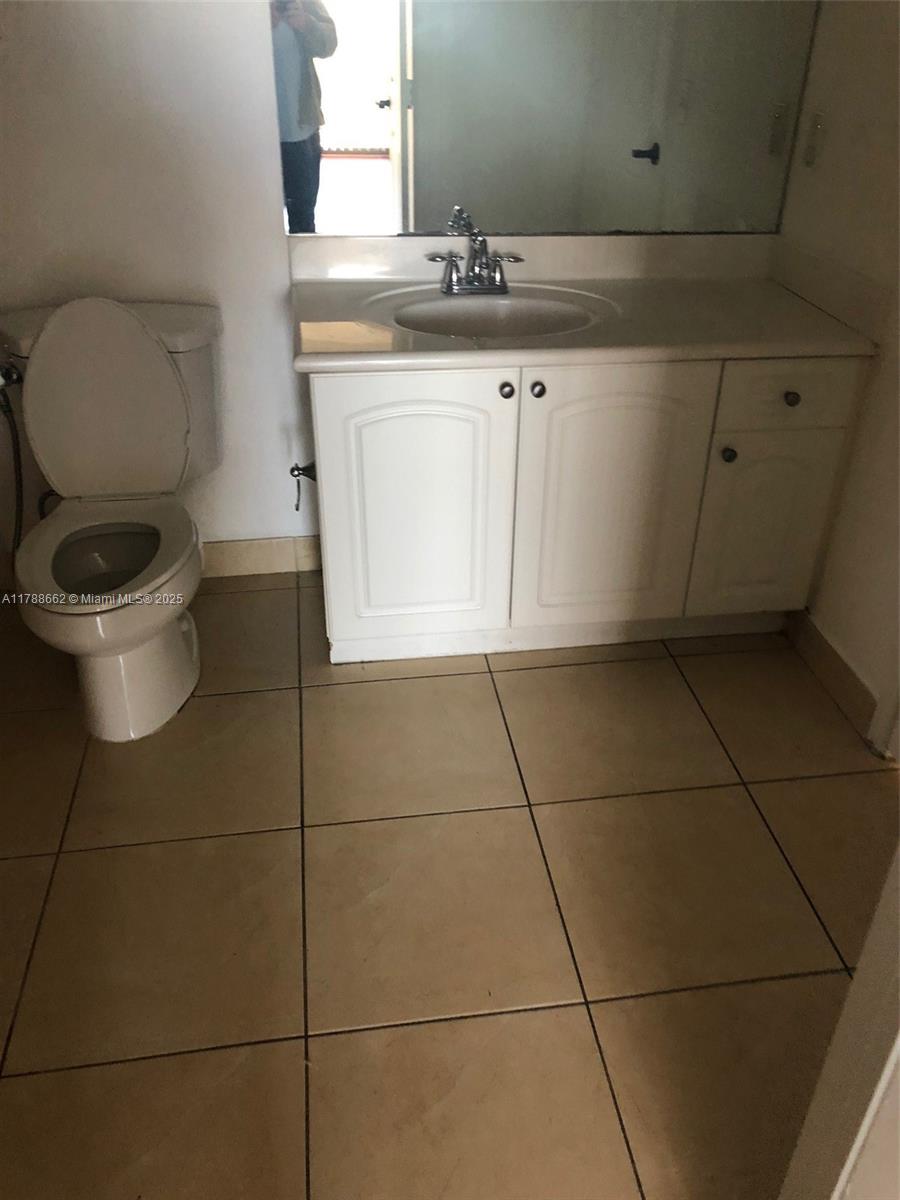 THE LUXOR RESIDENCES COND - Residential Lease