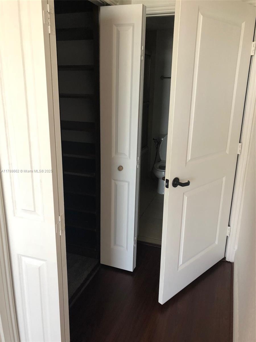 THE LUXOR RESIDENCES COND - Residential Lease