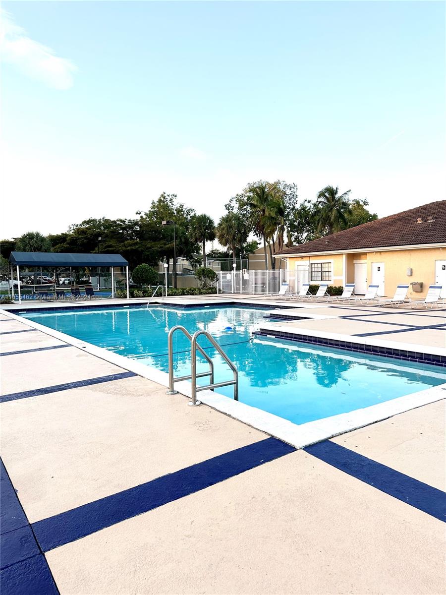 PALMS OF PEMBROKE CONDO - Residential