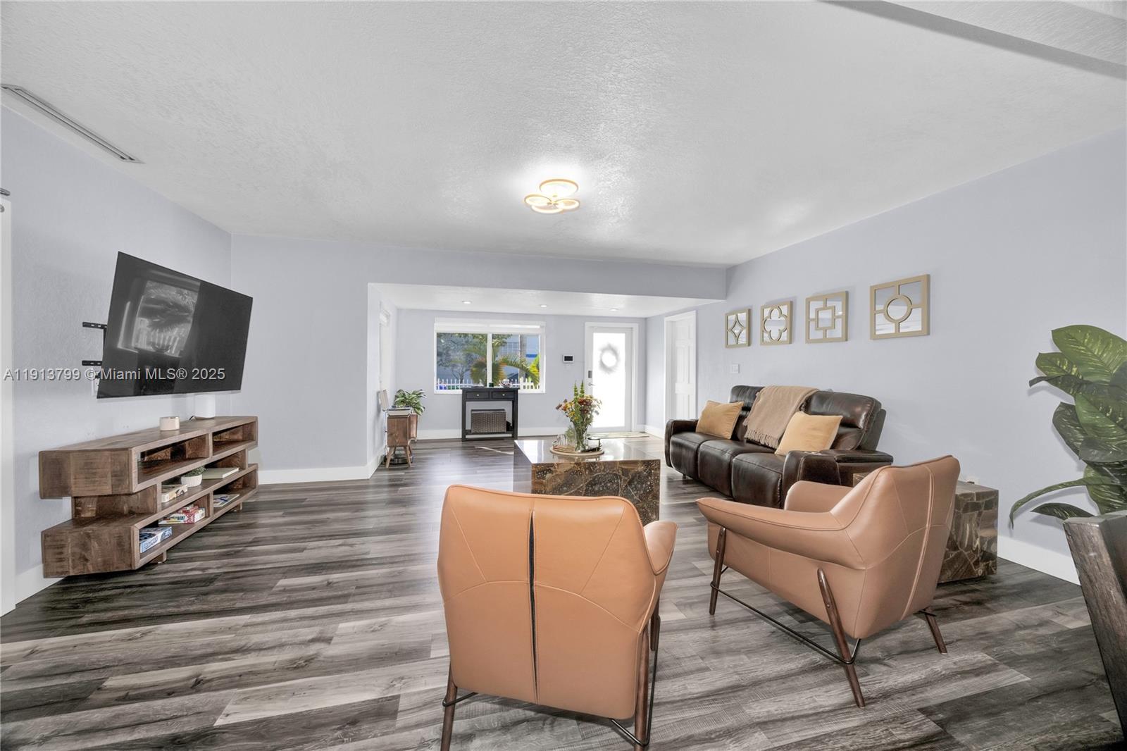 LE JEUNE PLACE - Residential Income