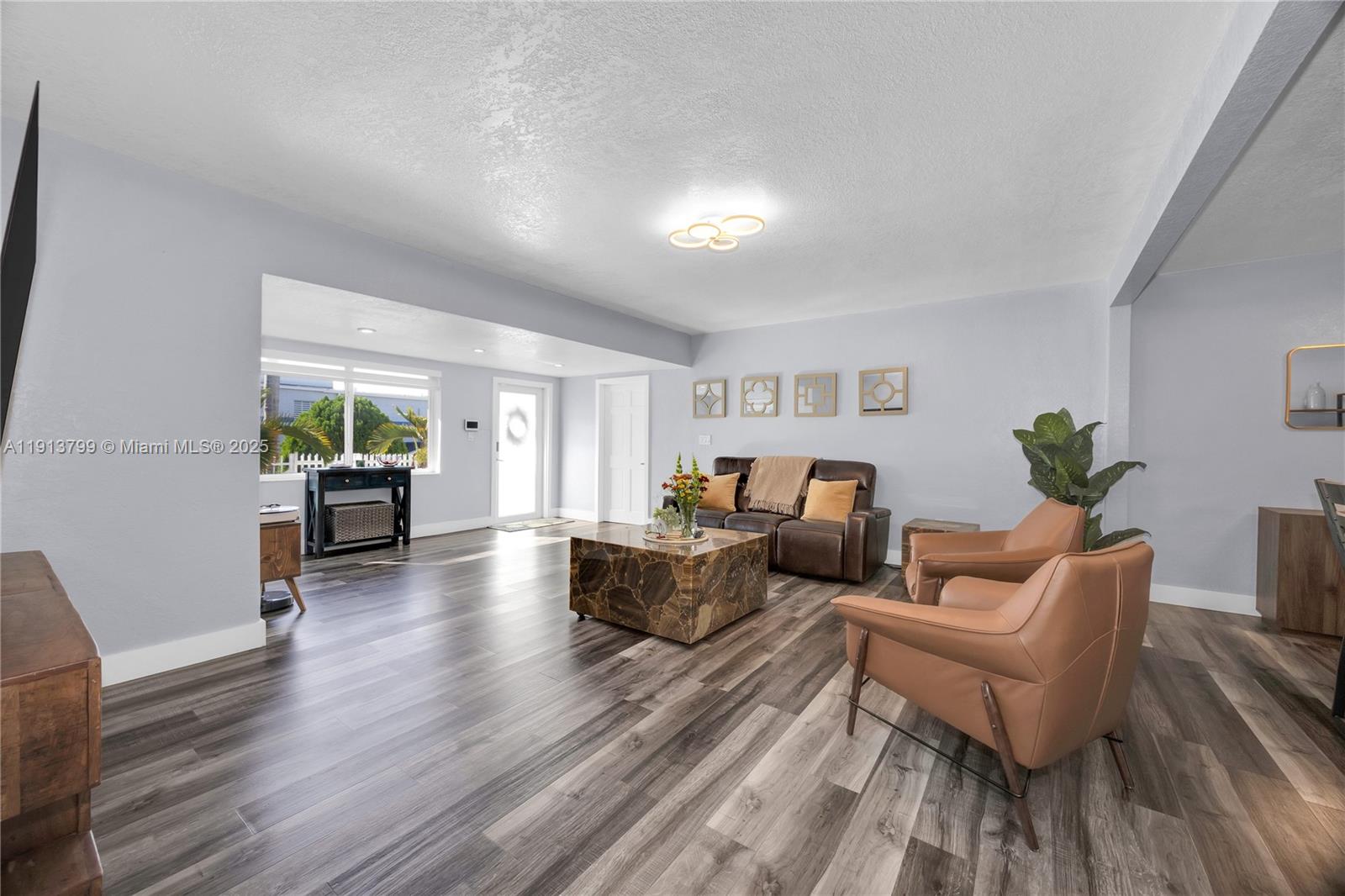 LE JEUNE PLACE - Residential Income