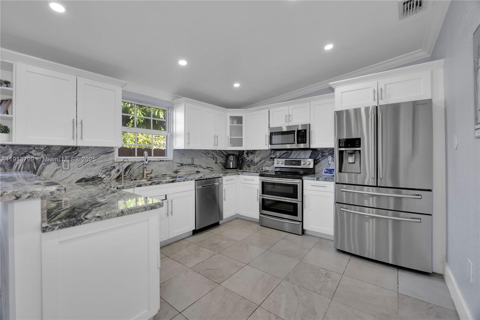 LE JEUNE PLACE - Residential Income