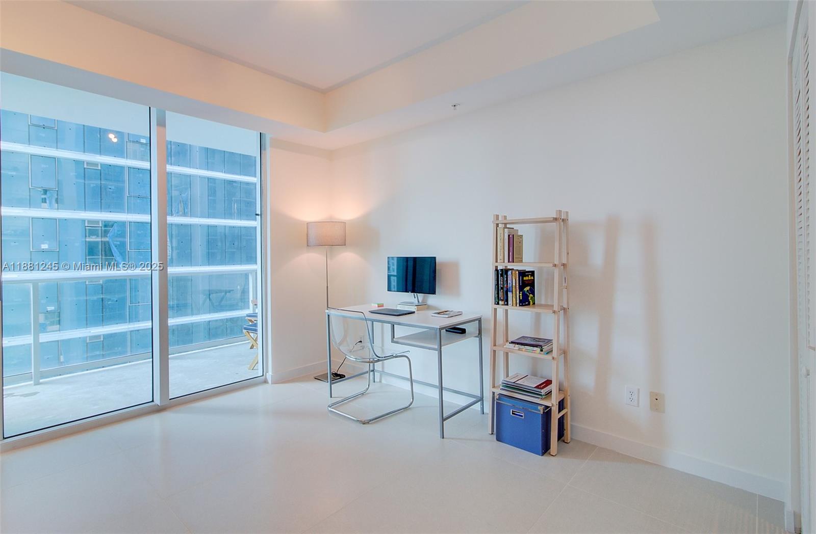 MET 1 CONDO - Residential Lease