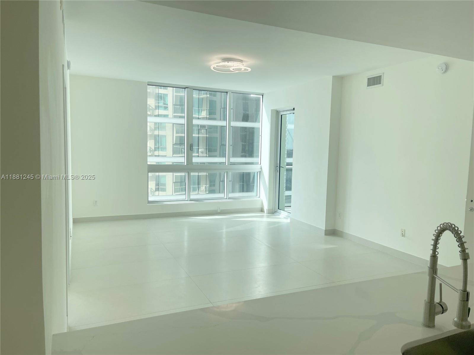 MET 1 CONDO - Residential Lease