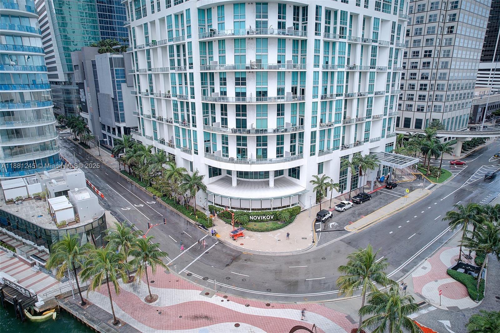 MET 1 CONDO - Residential Lease