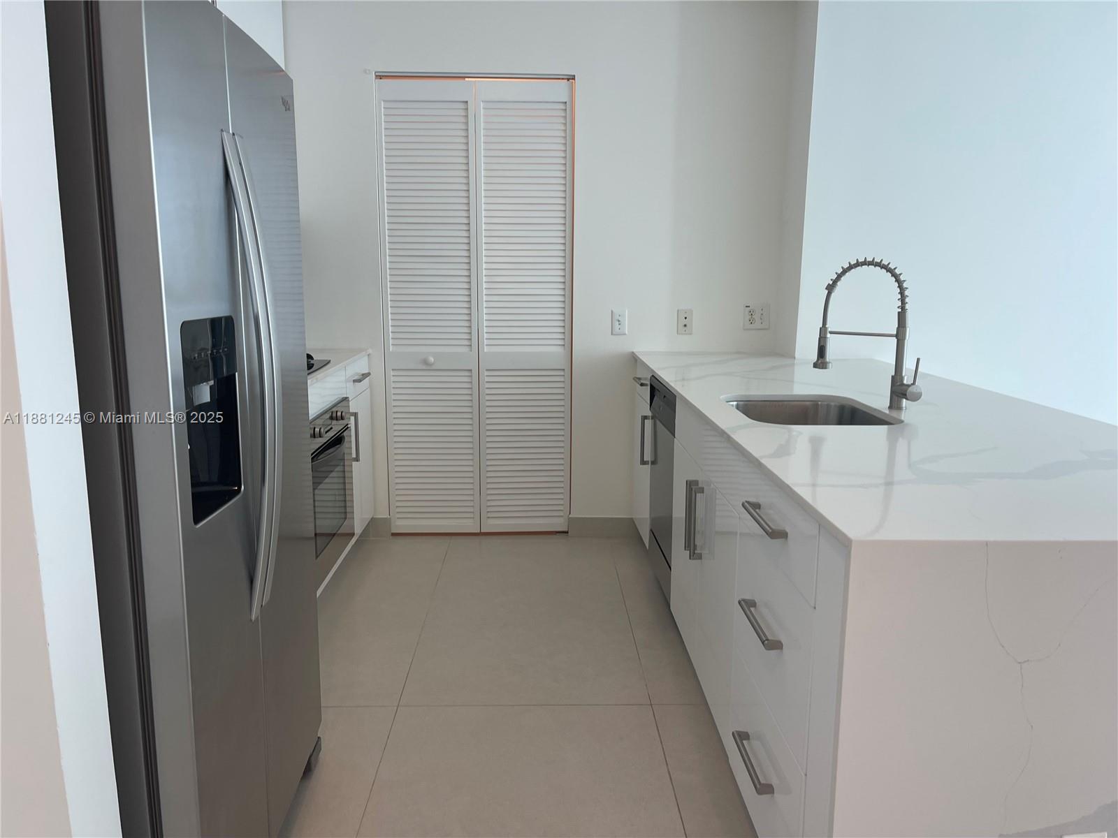 MET 1 CONDO - Residential Lease