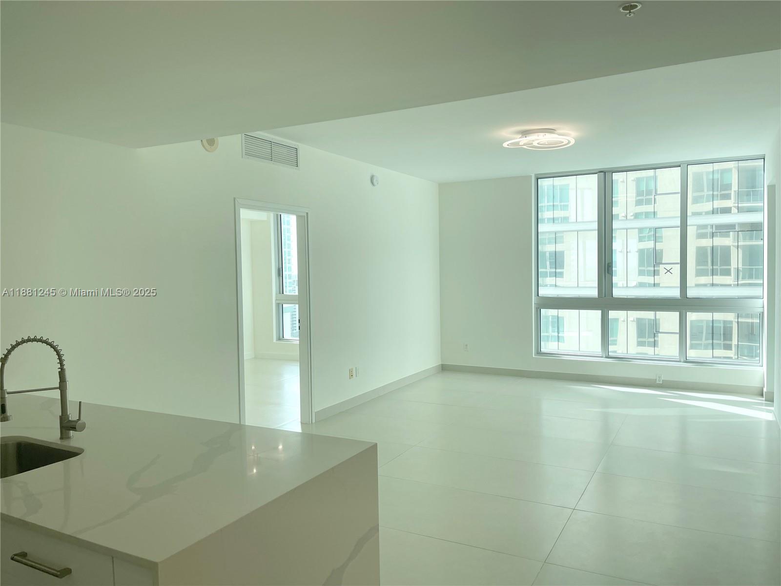 MET 1 CONDO - Residential Lease