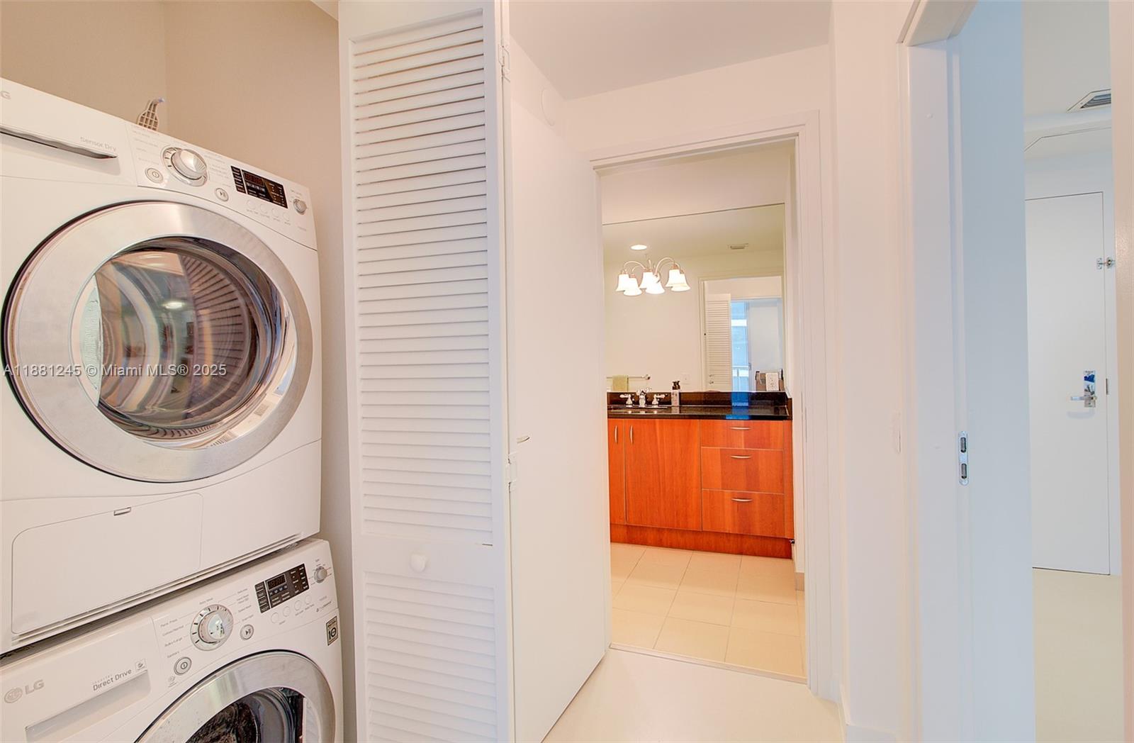 MET 1 CONDO - Residential Lease
