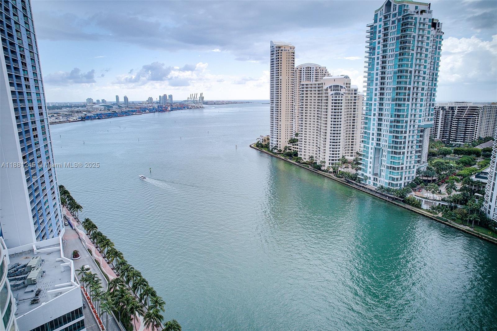 MET 1 CONDO - Residential Lease