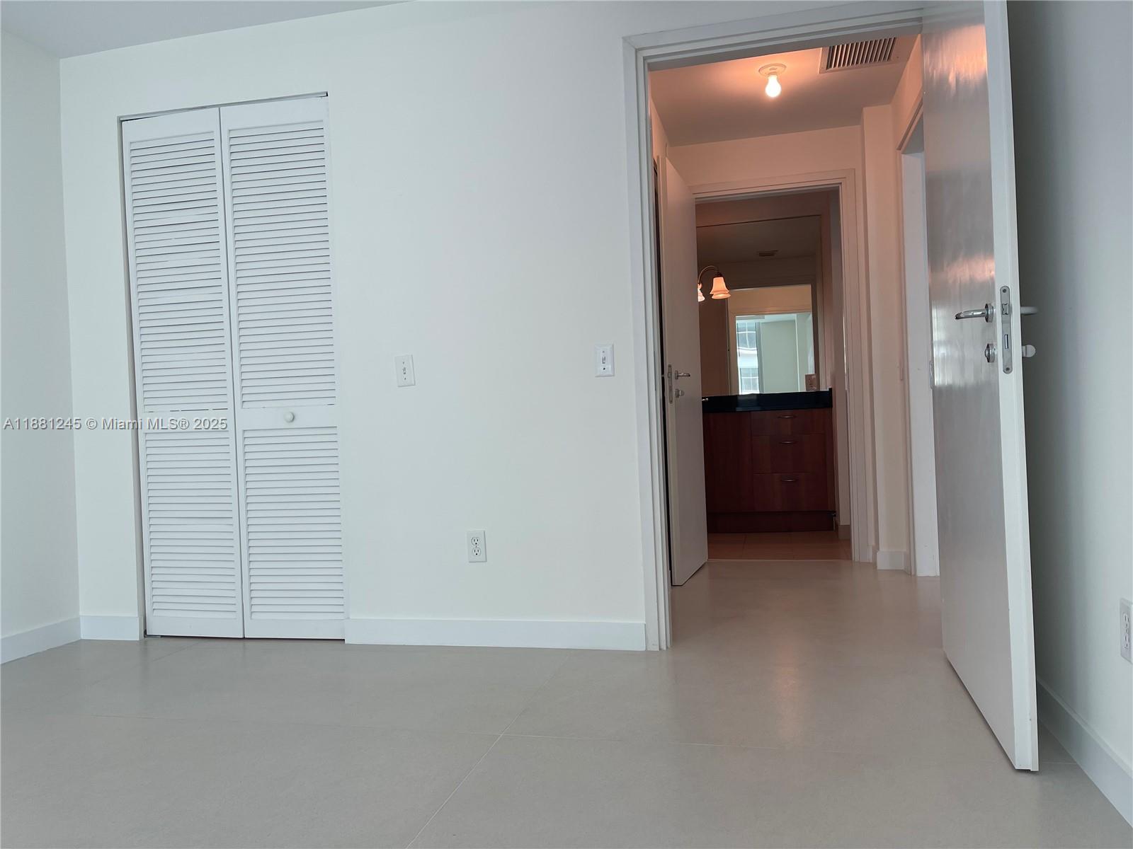 MET 1 CONDO - Residential Lease