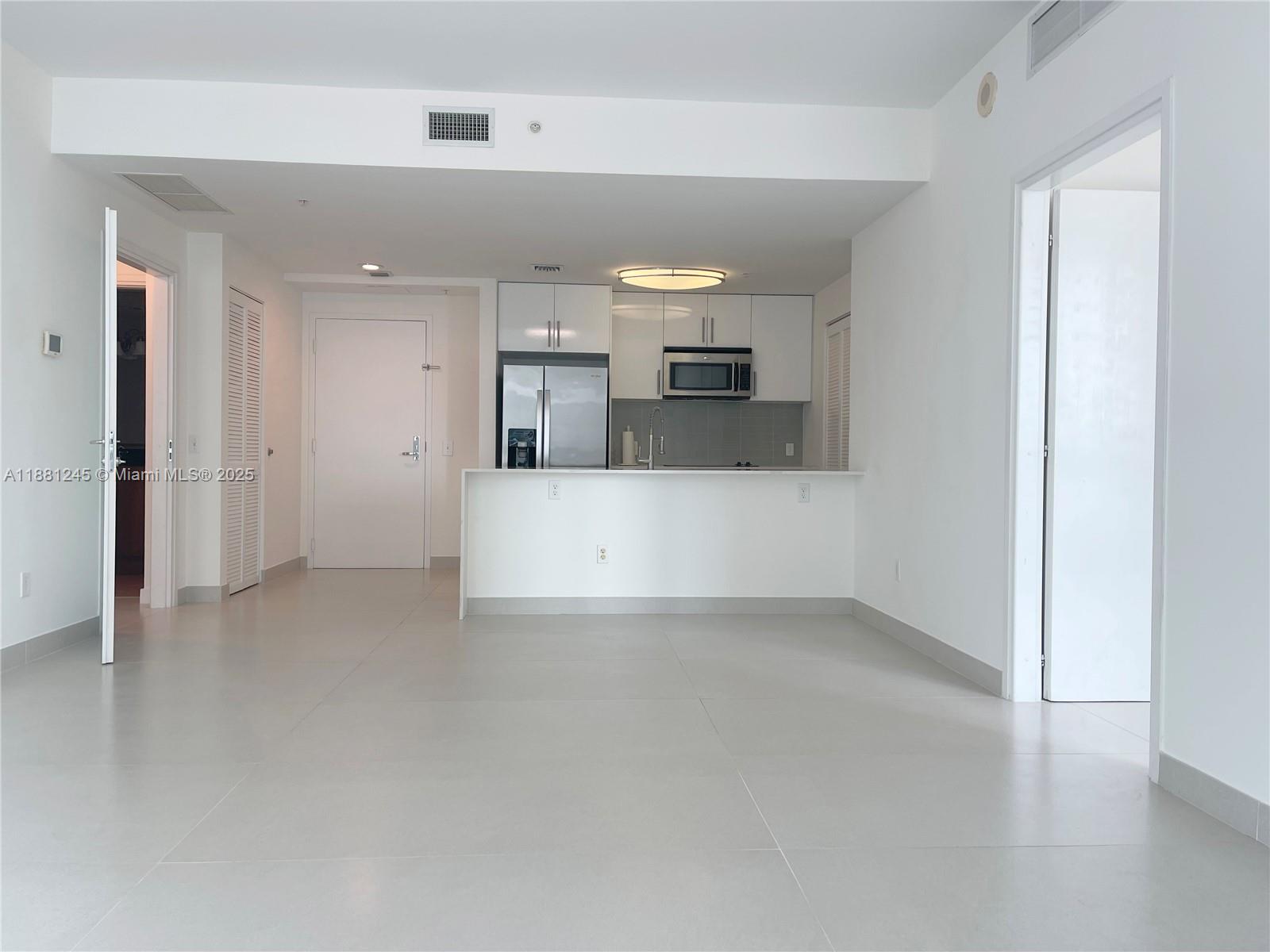 MET 1 CONDO - Residential Lease
