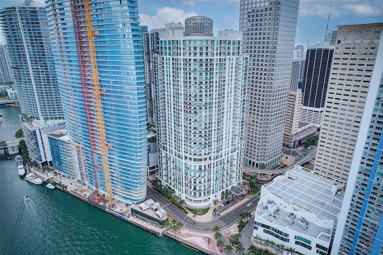 MET 1 CONDO - Residential Lease