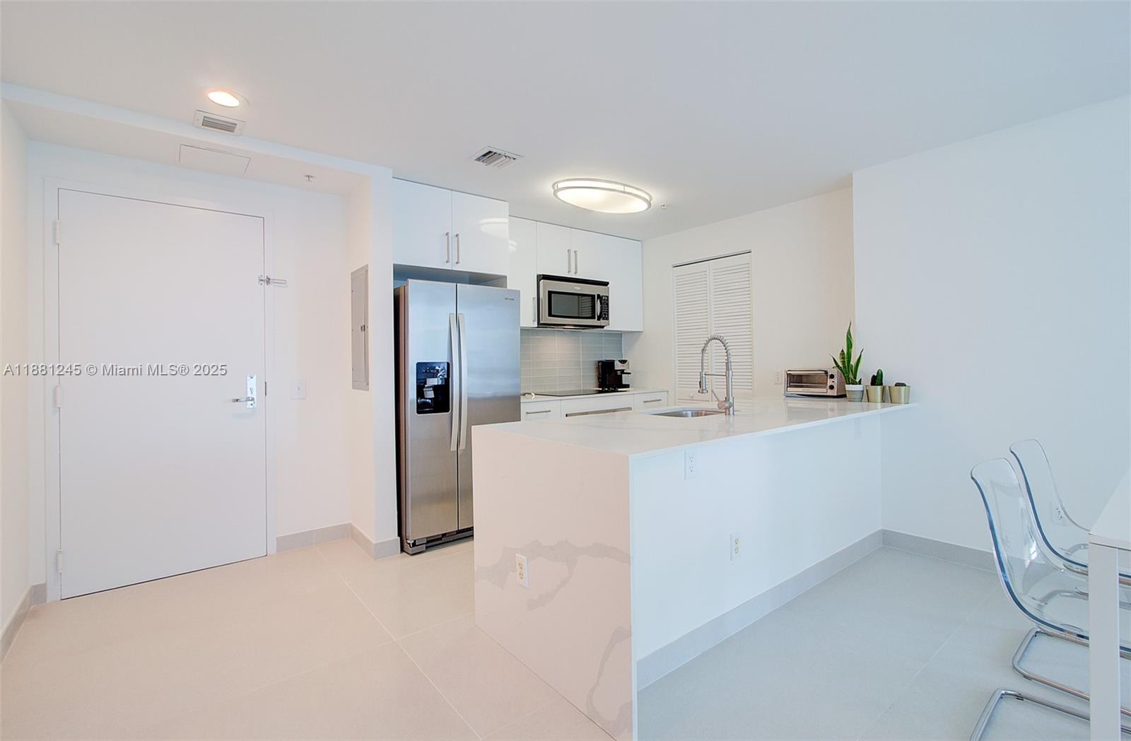 MET 1 CONDO - Residential Lease