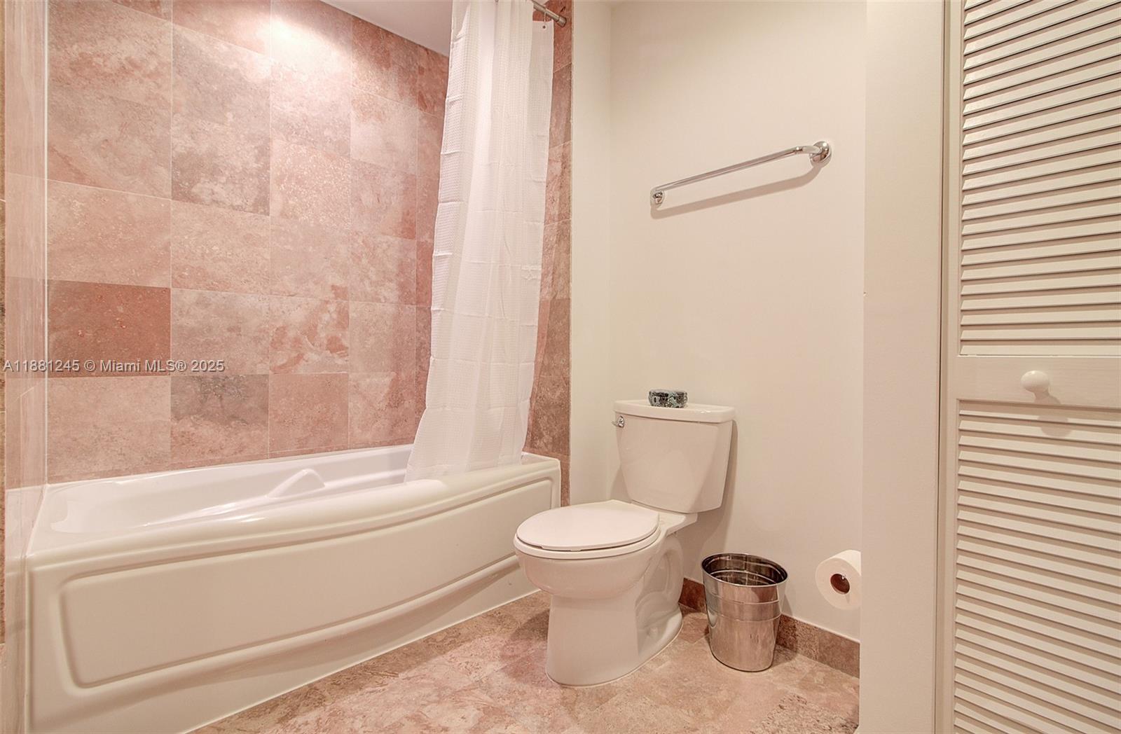 MET 1 CONDO - Residential Lease