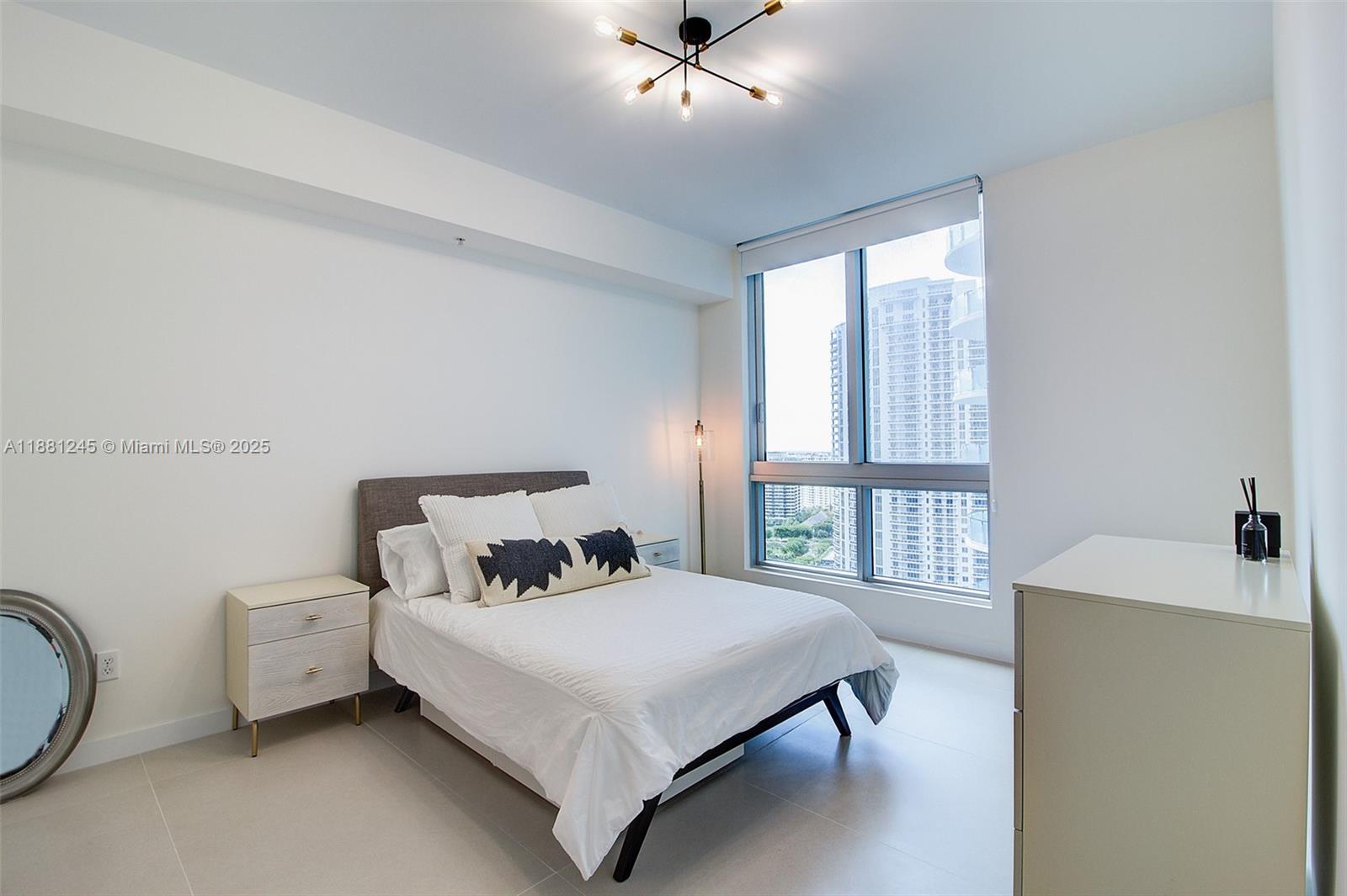 MET 1 CONDO - Residential Lease