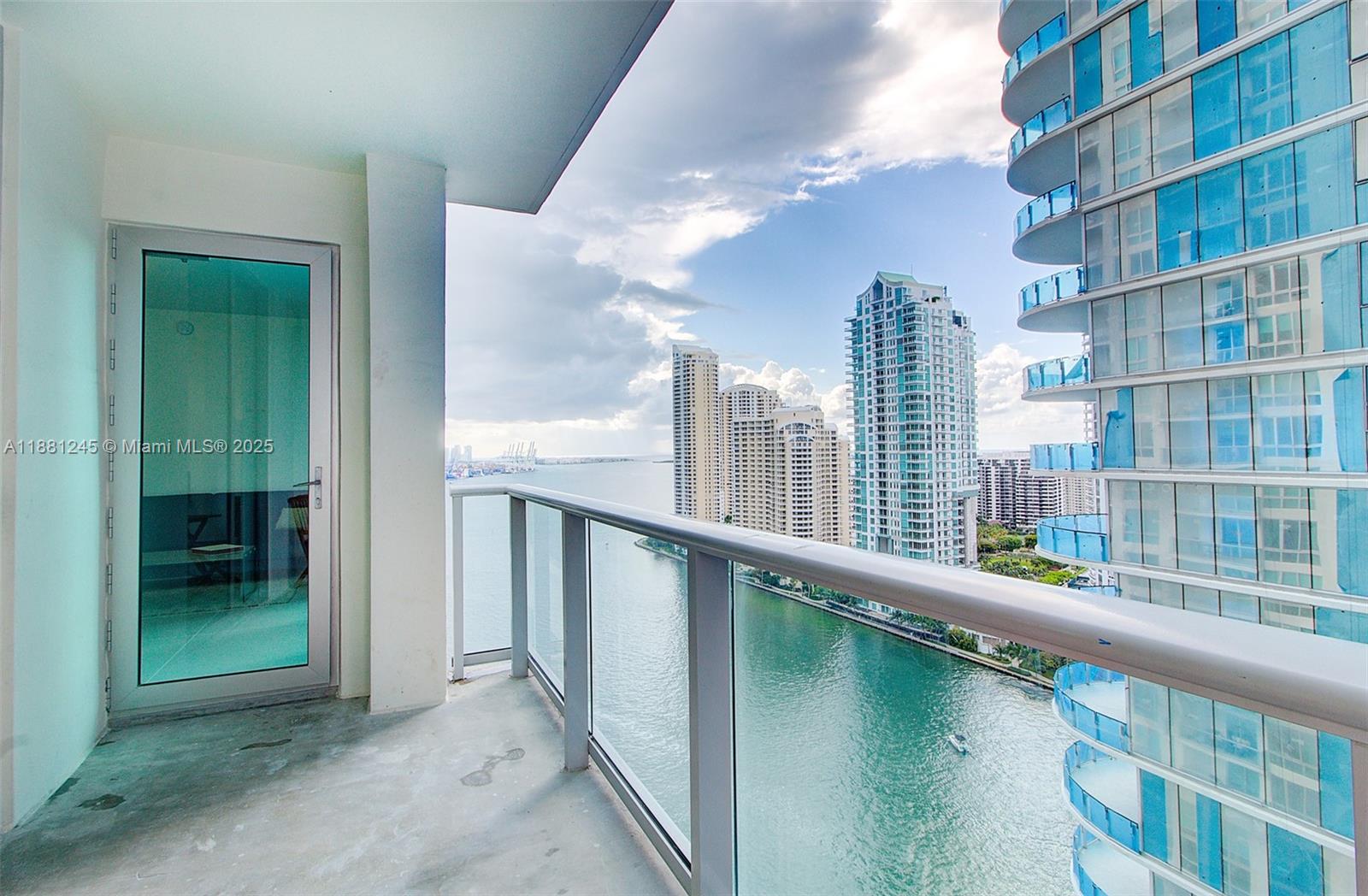 MET 1 CONDO - Residential Lease