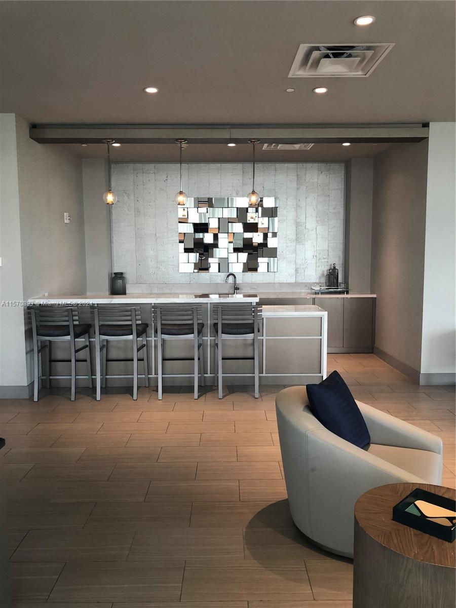 5252 paseo condo - Residential